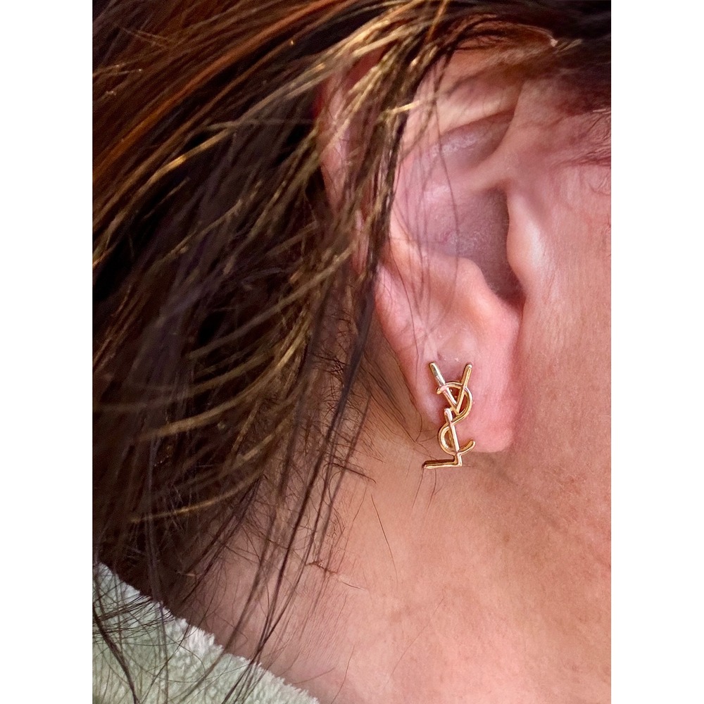 Designer Stud Earrings Gold Tone Jewelry - Picture 6 of 7